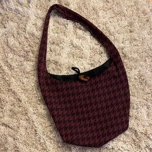 Chic Maroon Hobo Bag with Patterned Design